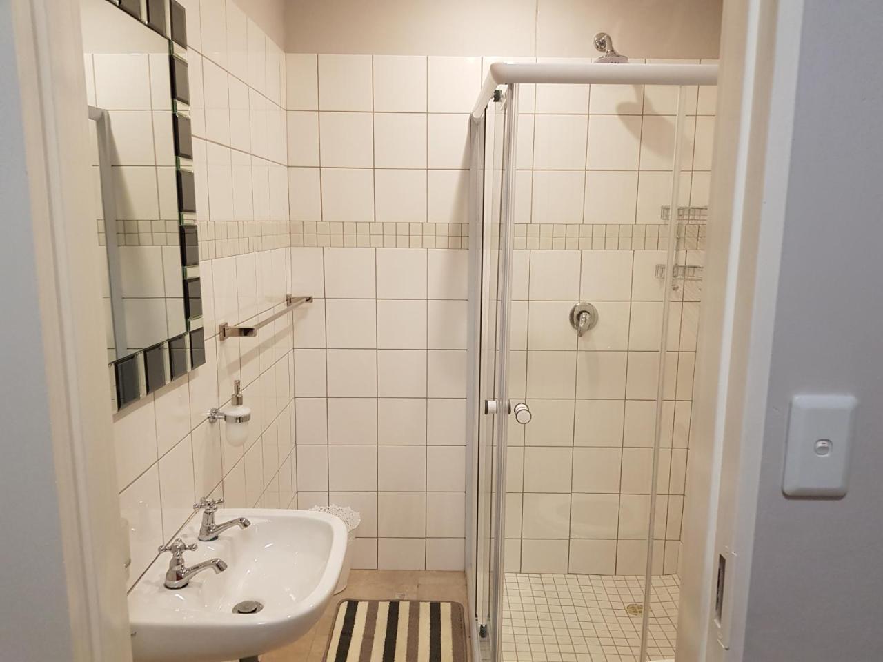 Отель Ry Courtyard Oshakati Экстерьер фото